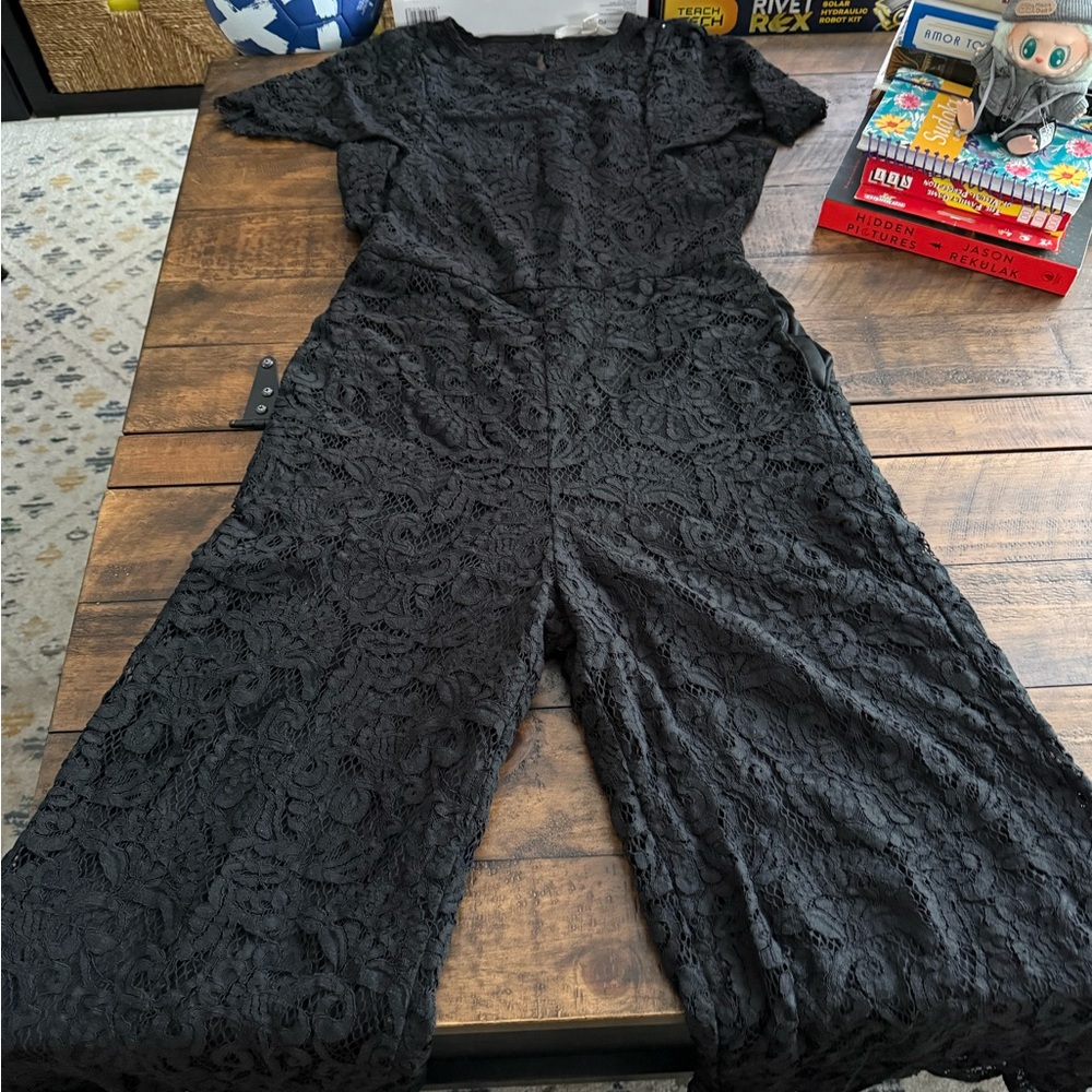 Sz M Chelsea & Violet Black Lace Jumpsuit Cap Sleeves Mid Calf